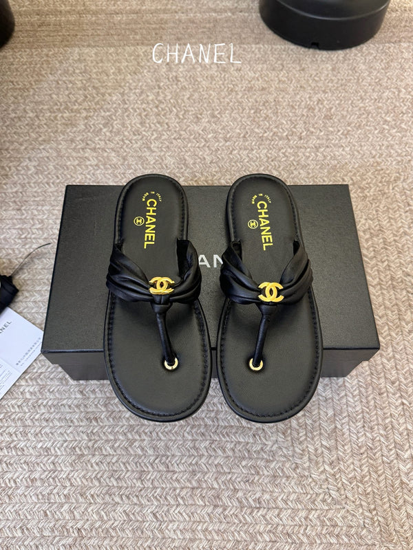 CC 26S Thong Slide Sandals Black Cowhide 835640