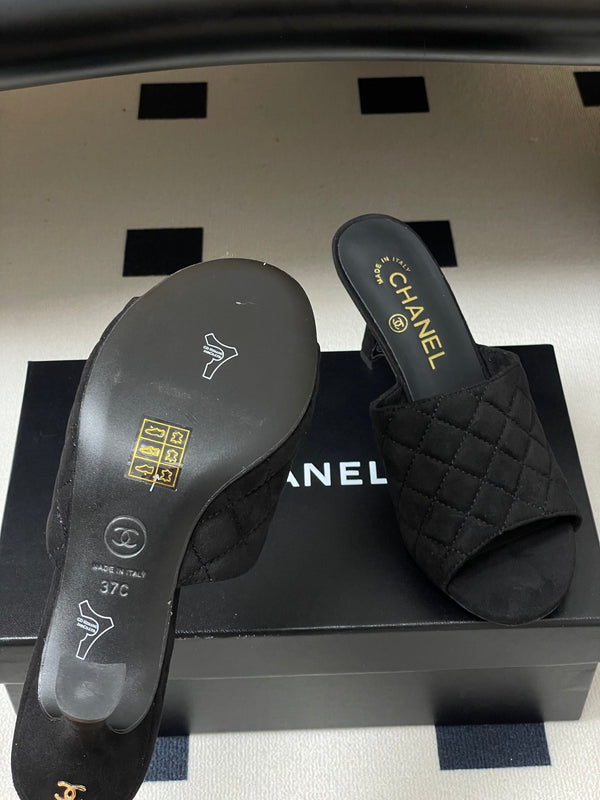 CC Quilted Heeled Sandal 8cm Black Suede 834714