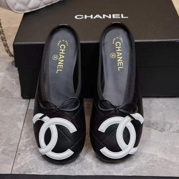CC Coco Beach 26SS Flat Mules Black Quilted Lambskin White Logo 840269