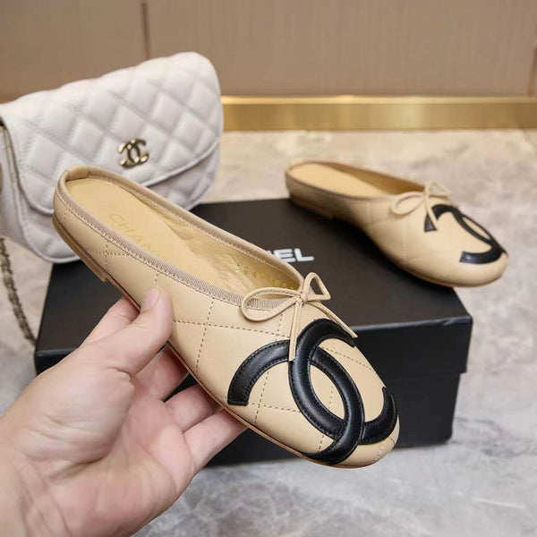 CC Coco Beach 26SS Flat Mules Begie Quilted Lambskin Black Logo 840268