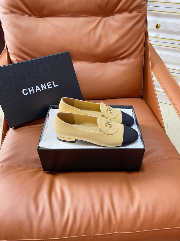 CC 26P Double C Loafers Beige Black Lambskin & Grosgrain 857975