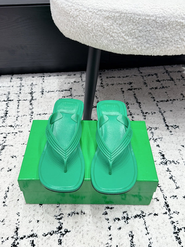 BV 26ss Thong Sandals 5cm Green TPU Rubber 858437