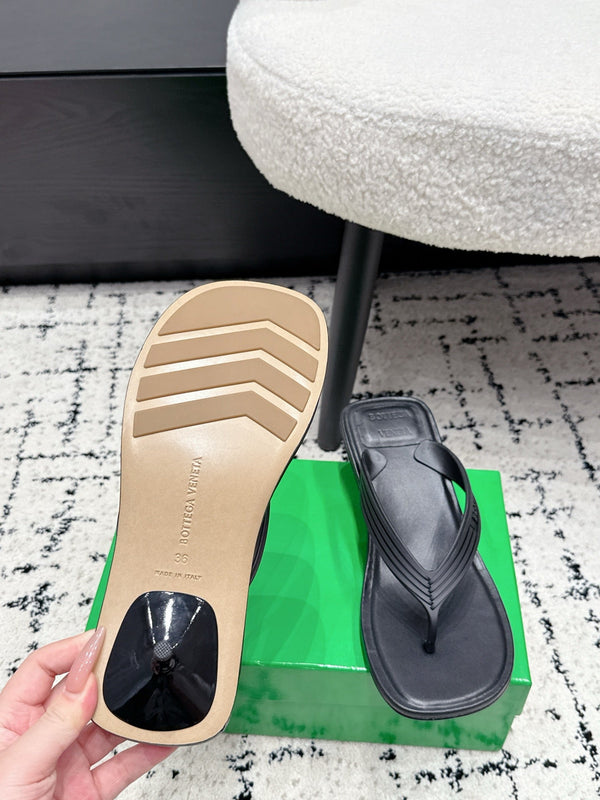 BV 26ss Thong Sandals 5cm Black TPU Rubber 8584376