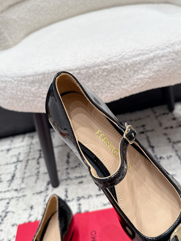 FG Vara Bow Round Toe Mary Jane Pumps 3.5cm Black Patent Leather 458405