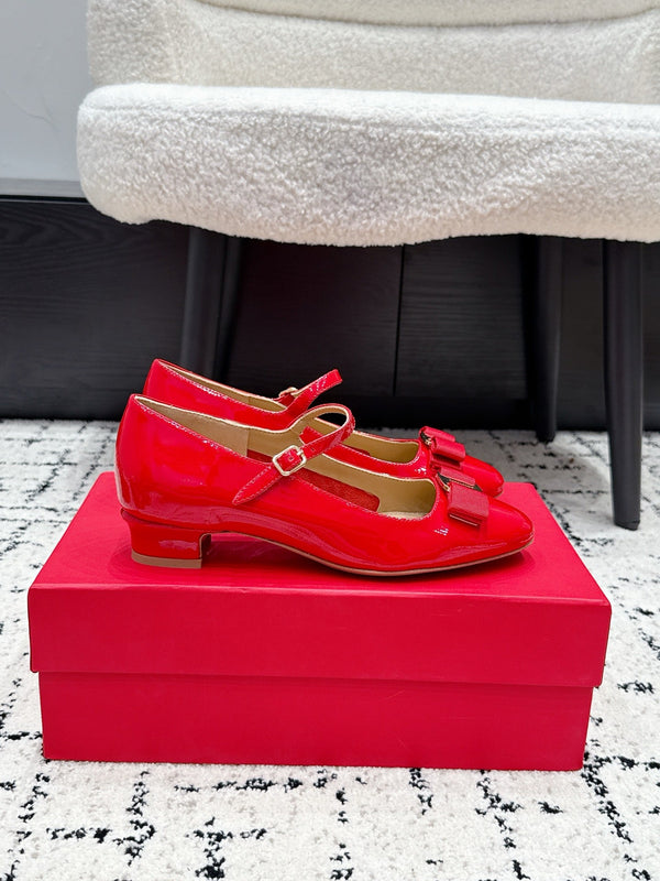 FG Vara Bow Round Toe Mary Jane Pumps 3.5cm Red Patent Leather 458404