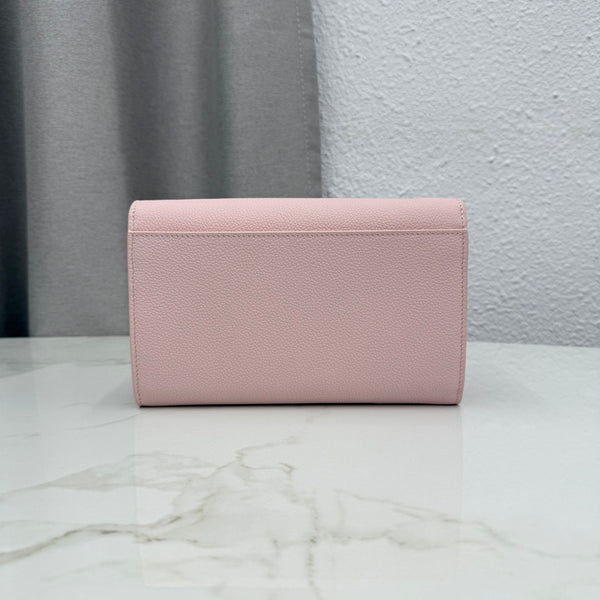 CD Médaillon Envelope Pouch 20.5cm Pink Cowhide Leather GHW 158548