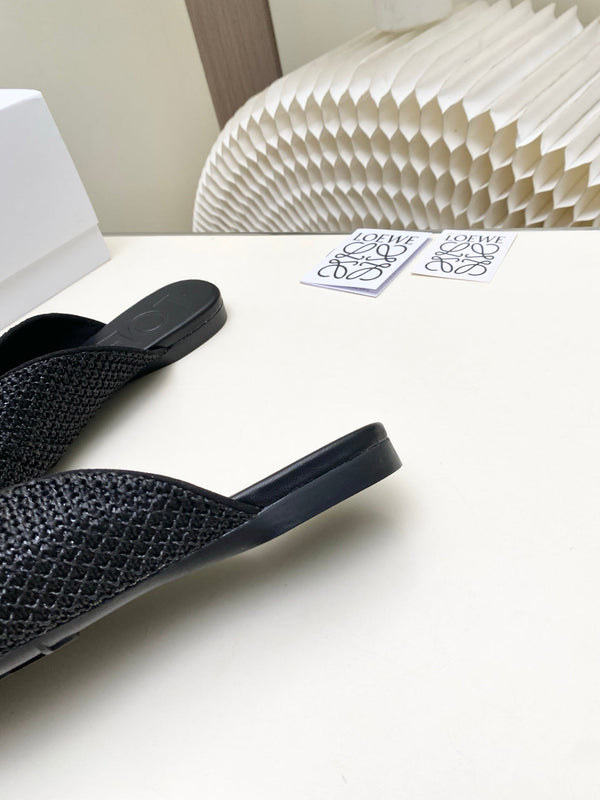 Loew Pebble Soft Slides Black Lambskin Leather 881383