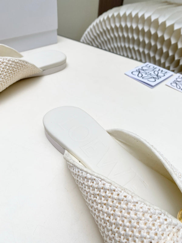 Loew Pebble Soft Slides White Lambskin Leather 881381