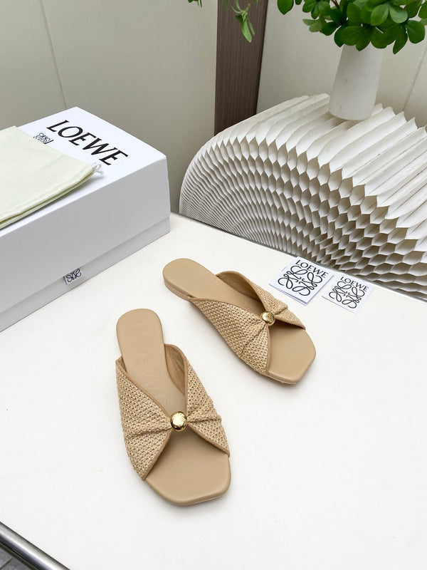 Loew Pebble Soft Slides Beige Lambskin Leather 881380