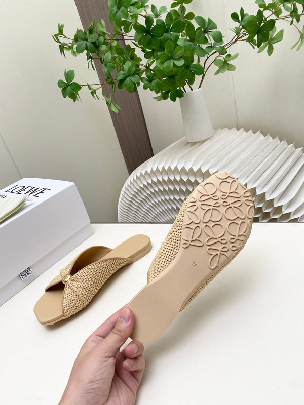 Loew Pebble Soft Slides Beige Lambskin Leather 881380
