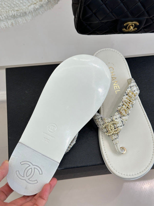 CC Crystal Logo Platform Thong Sandals Flat White Tweed 887779