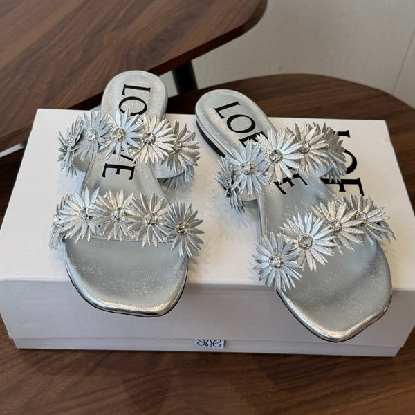 Loew Paula's Ibiza Petal Flower Flat Sandals Silver Leather 889894