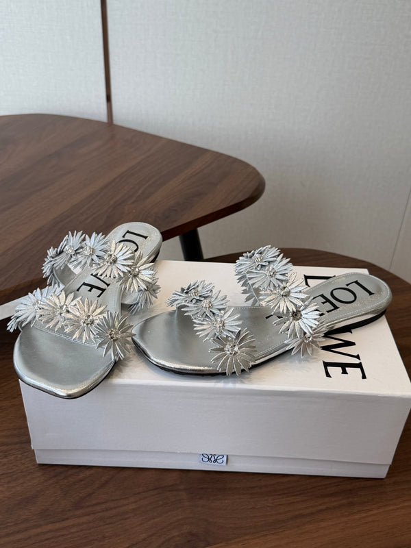 Loew Paula's Ibiza Petal Flower Flat Sandals Silver Leather 889894