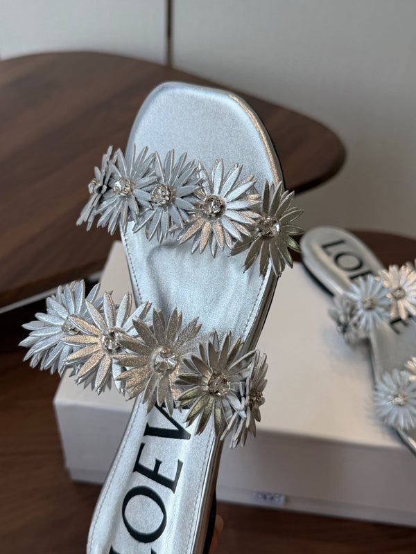 Loew Paula's Ibiza Petal Flower Flat Sandals Silver Leather 889894