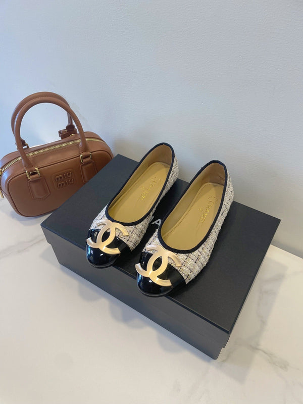 CC 26P Ballet Flats Beige Black Tweed & Patent Leather 890837