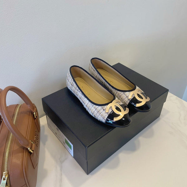 CC 26P Ballet Flats Beige Black Tweed & Patent Leather 890837