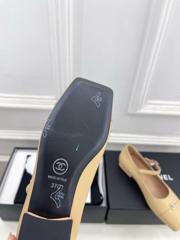 CC Square Toe Mary Jane Flats 2.5cm Beige Lambskin Leather 891750