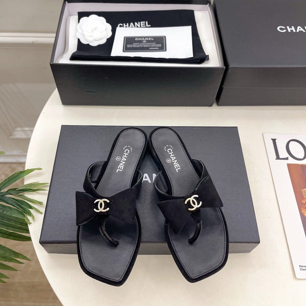 CC Bow Thong Flat Sandals Black Suede 891774