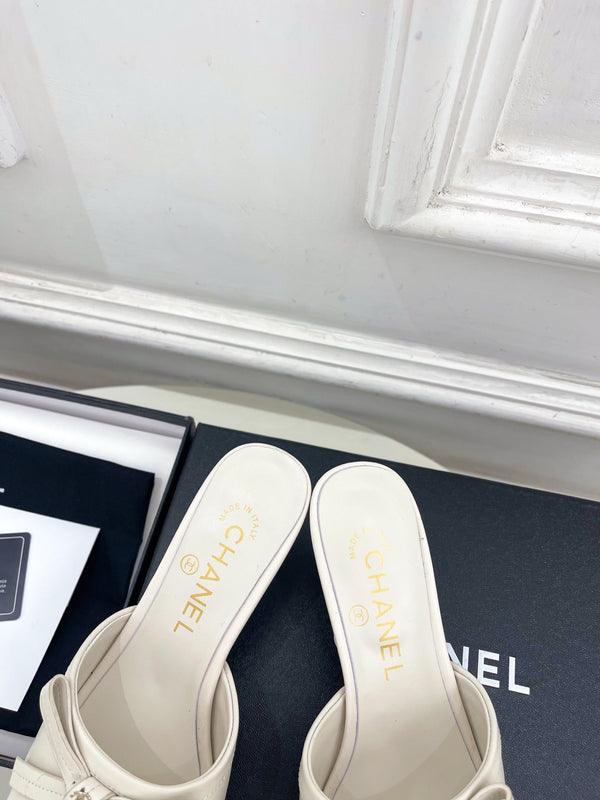 CC Bow Mules 5cm Cream Lambskin Leather 891755