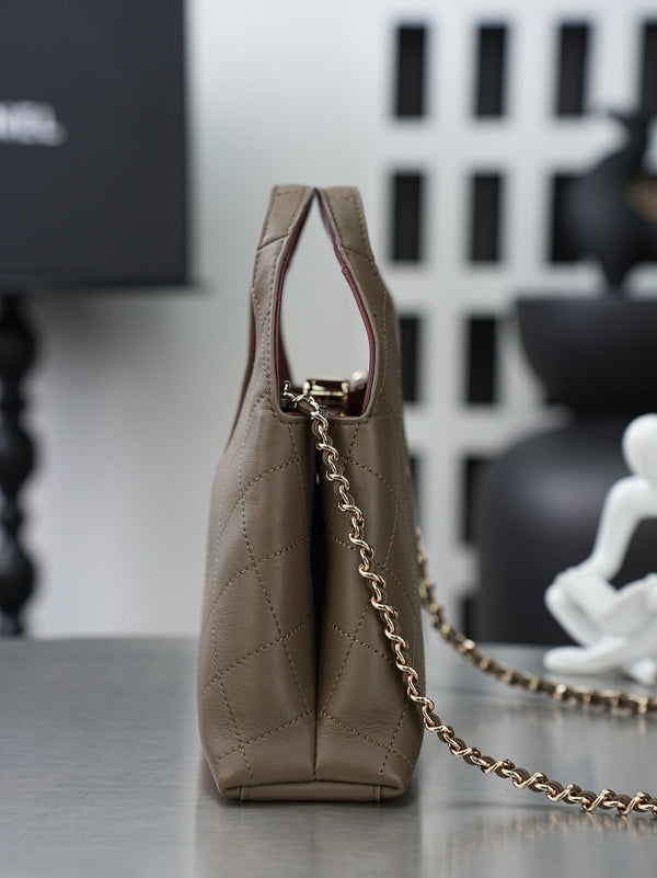 CC 26A Shopping Bag 23cm Taupe Lambskin