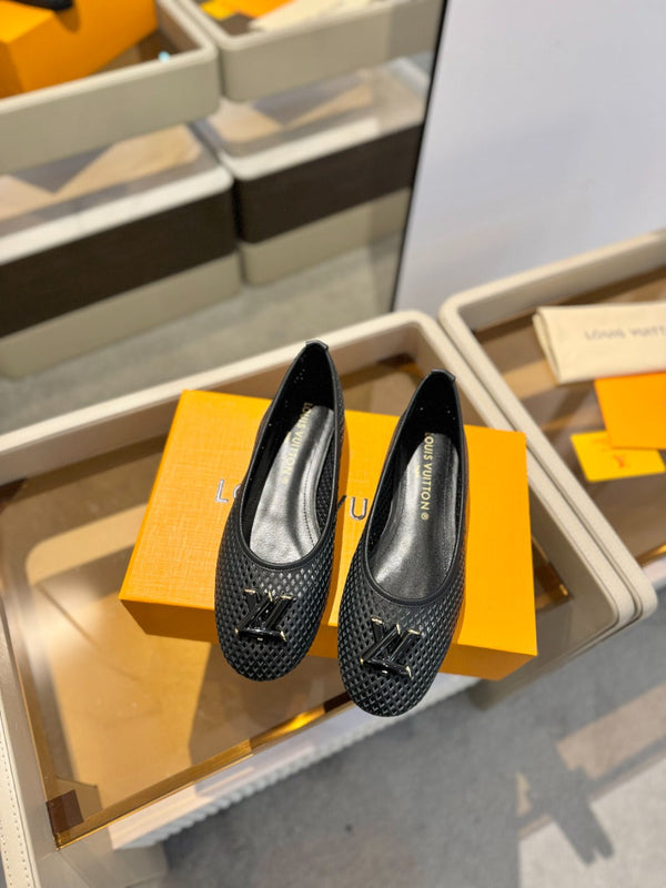 LV Shake Perforated Ballet Flats Black Calfskin 893573