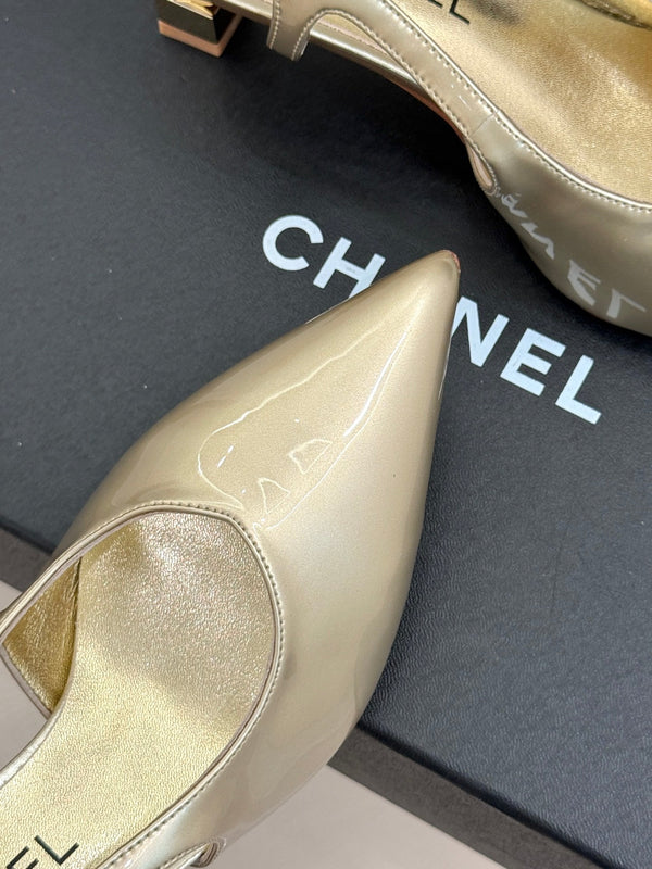 CC 26A Pointed Toe Slingback Pumps Gold Patent Cowhide 904672