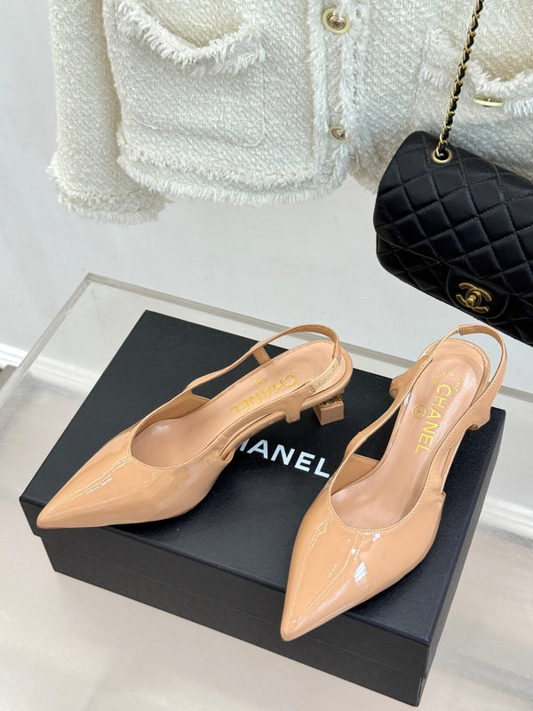 CC 26A Pointed Toe Slingback Pumps Beige Patent Cowhide 904669