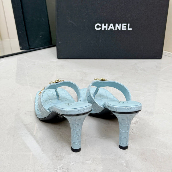CC 26A Camellia Double C Thong Sandals 8.5CM Blue Stone-Grain Cowhide 938252
