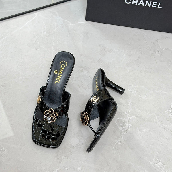 CC 26A Camellia Double C Thong Sandals 8.5CM Black Stone-Grain Cowhide 938251