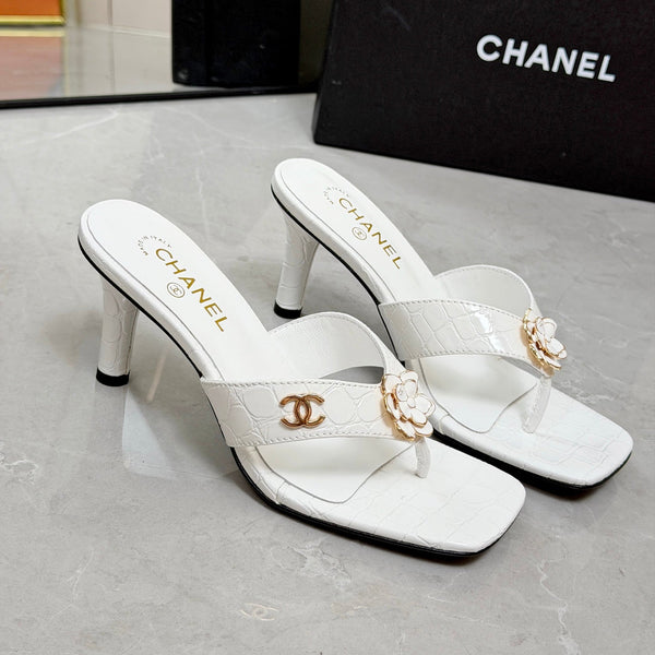 CC 26A Camellia Double C Thong Sandals 8.5CM White Stone-Grain Cowhide 938250