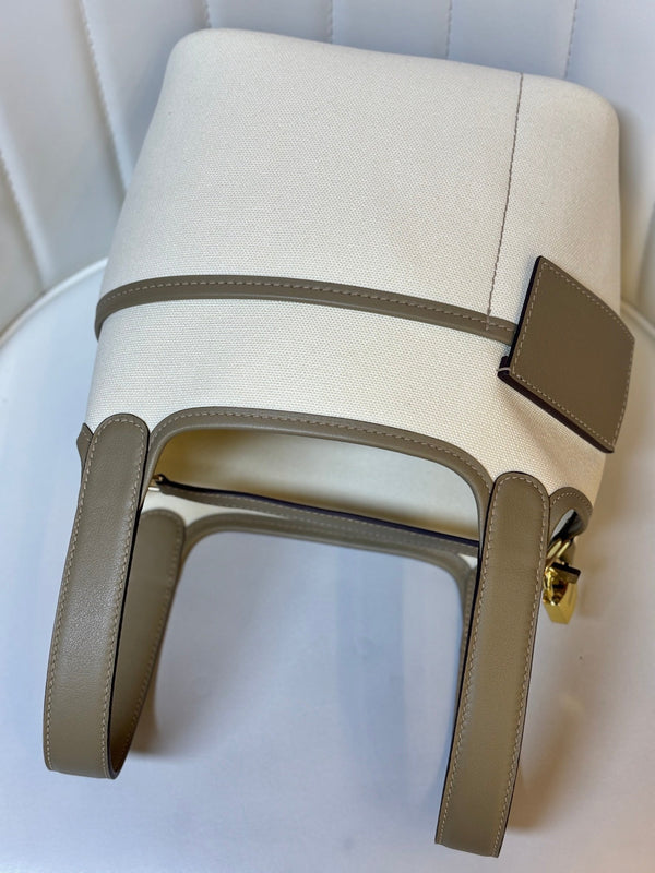 HM Picotin Lock 18CM Pocket Handbag Ivory Kakhi Swift Canvas
