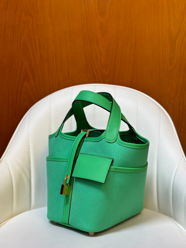 HM Picotin Lock 18CM Pocket Handbag Green Swift Canvas