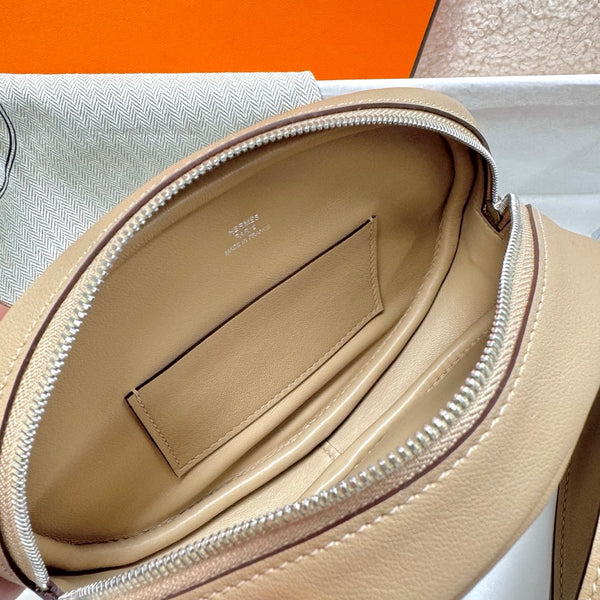 HM In-the-Loop Belt 19CM Bag Beige Swift