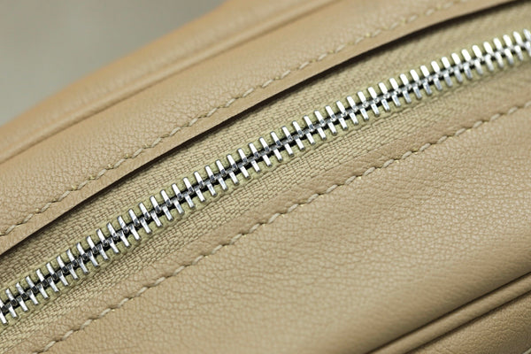 HM In-the-Loop Belt 19CM Bag Beige Swift