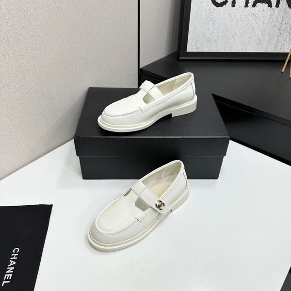 CC Turn-Lock CC T-Strap Loafers Ivory Leather 944553