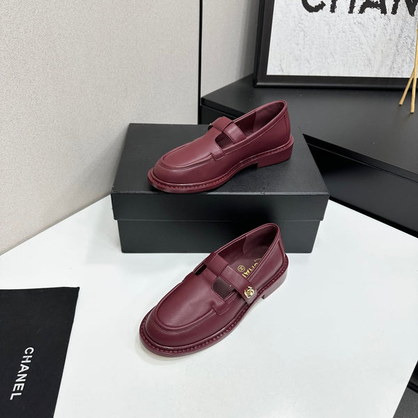 CC Turn-Lock CC T-Strap Loafers Burgundy Leather 944552