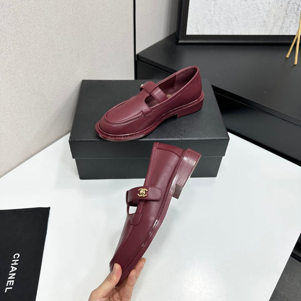 CC Turn-Lock CC T-Strap Loafers Burgundy Leather 944552