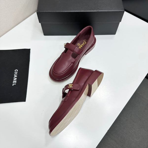 CC Turn-Lock CC T-Strap Loafers Burgundy Leather 944552