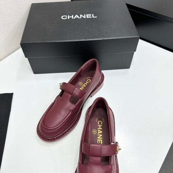 CC Turn-Lock CC T-Strap Loafers Burgundy Leather 944552