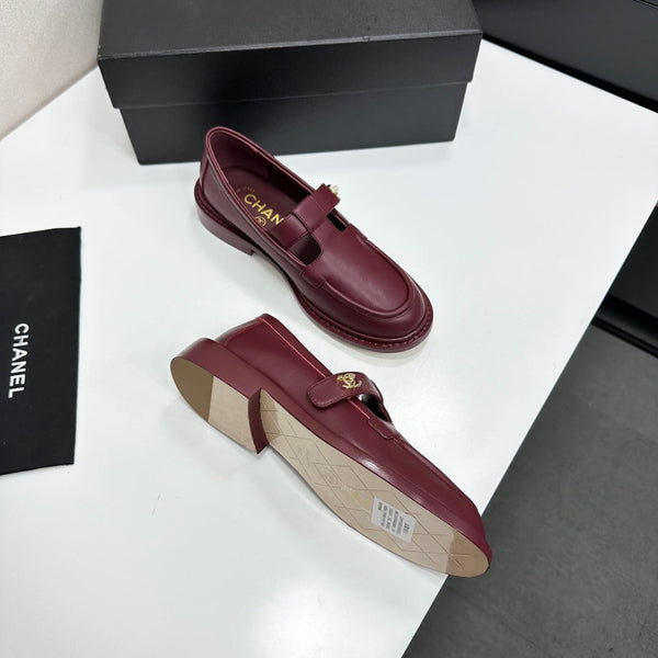CC Turn-Lock CC T-Strap Loafers Burgundy Leather 944552
