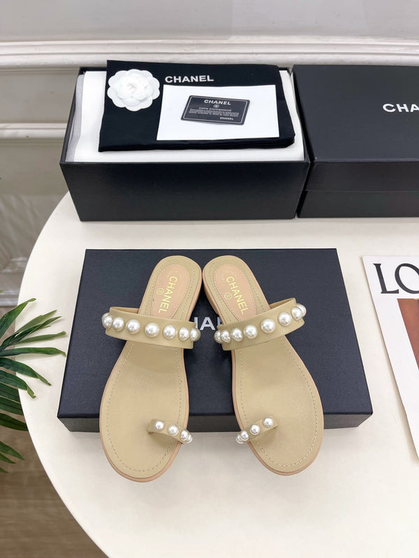 CC Pearl Double C Thong Sandals Beige Leather 947068
