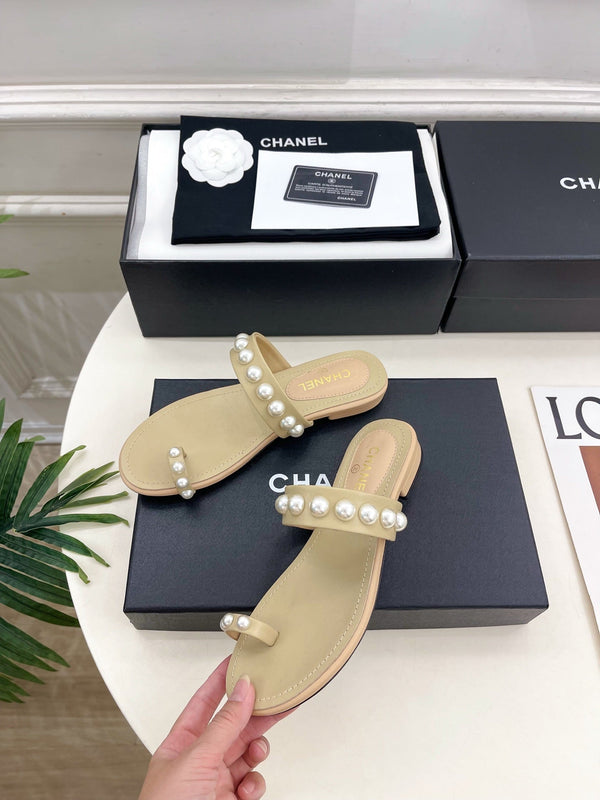 CC Pearl Double C Thong Sandals Beige Leather 947068