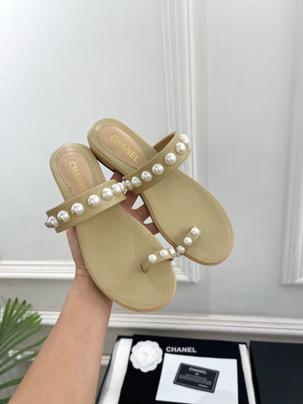 CC Pearl Double C Thong Sandals Beige Leather 947068