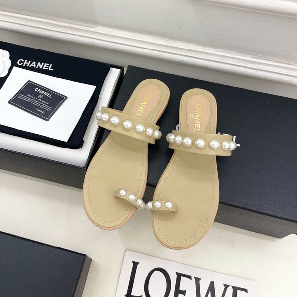 CC Pearl Double C Thong Sandals Beige Leather 947068