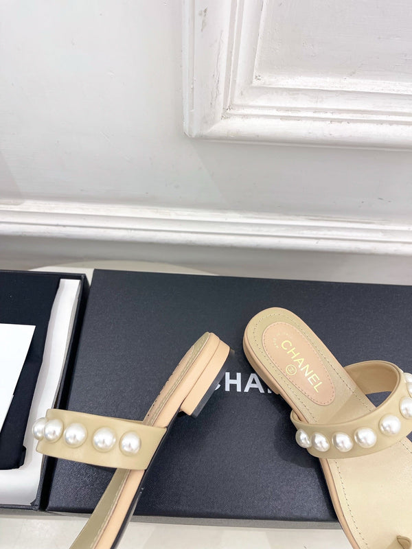 CC Pearl Double C Thong Sandals Beige Leather 947068