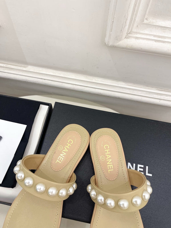 CC Pearl Double C Thong Sandals Beige Leather 947068