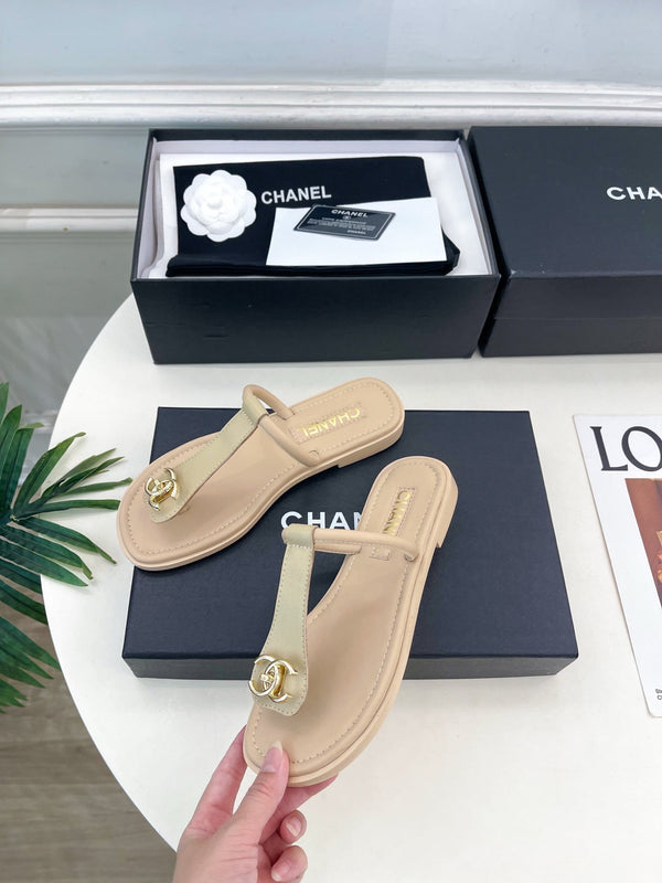 CC Double C Thong Sandals Beige Leather 947043