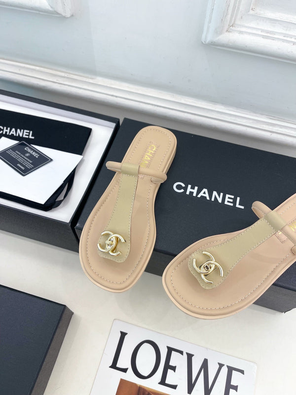 CC Double C Thong Sandals Beige Leather 947043