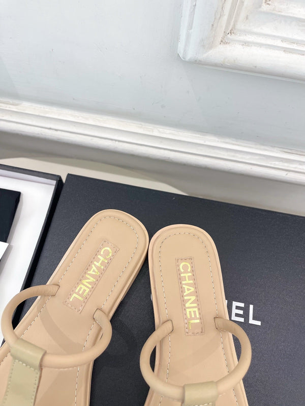 CC Double C Thong Sandals Beige Leather 947043
