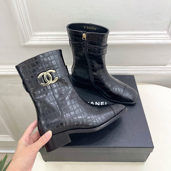 CC Double C Ankle Boots 3.5CM Black Croc-Embossed Leather 946902